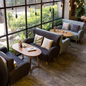 gehobene Cafe Sofas & Couchtische